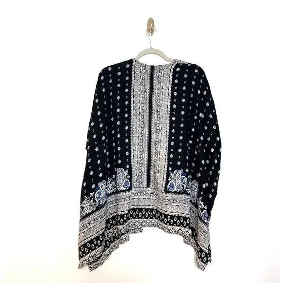 Angie Black White Bandana Print Kimono Sz Medium Boho Festival Beach Western NWT - Picture 2 of 6